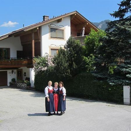 Haus Hager Bed & Breakfast Schlitters Bagian luar foto