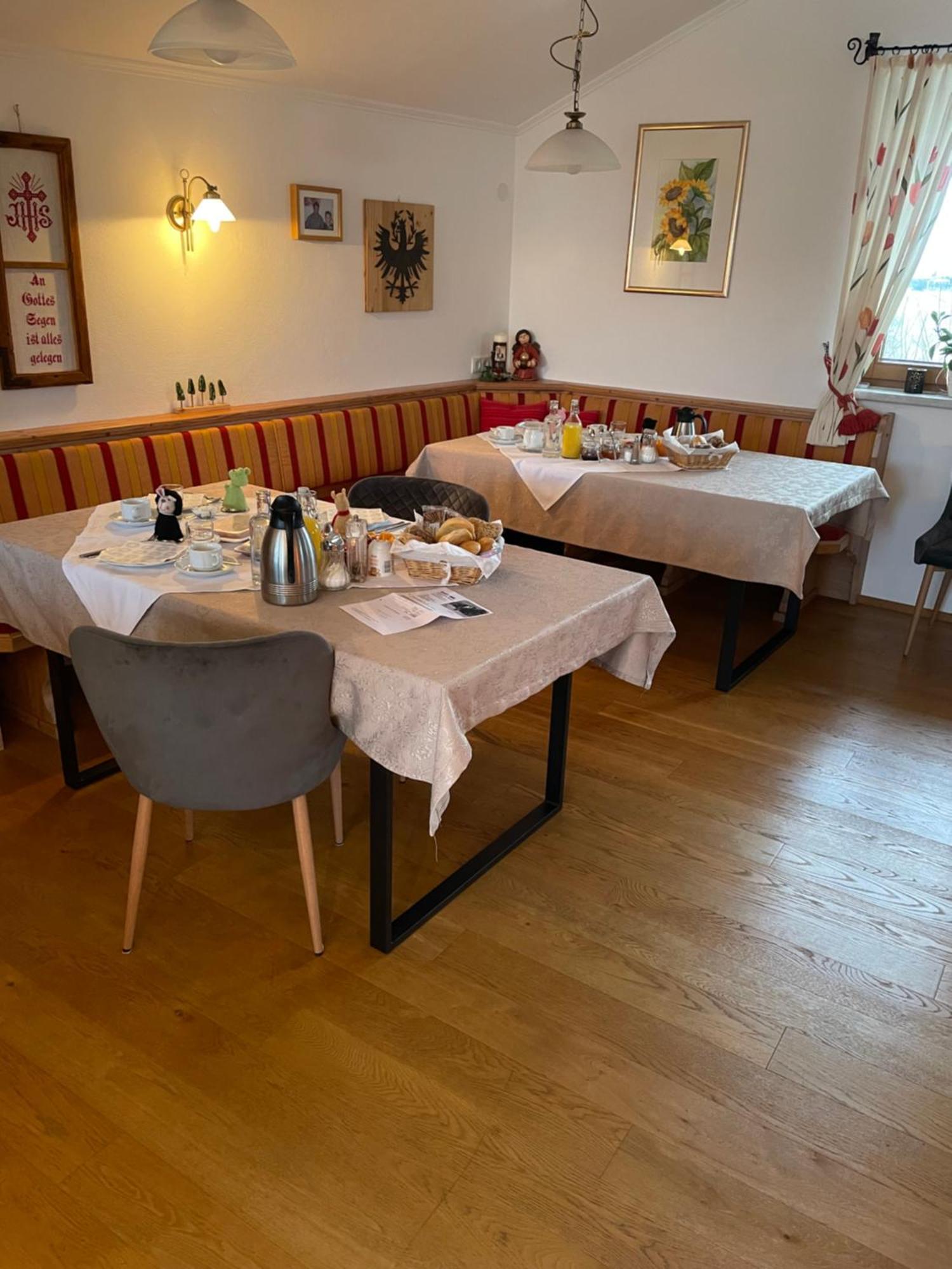 Haus Hager Bed & Breakfast Schlitters Bagian luar foto