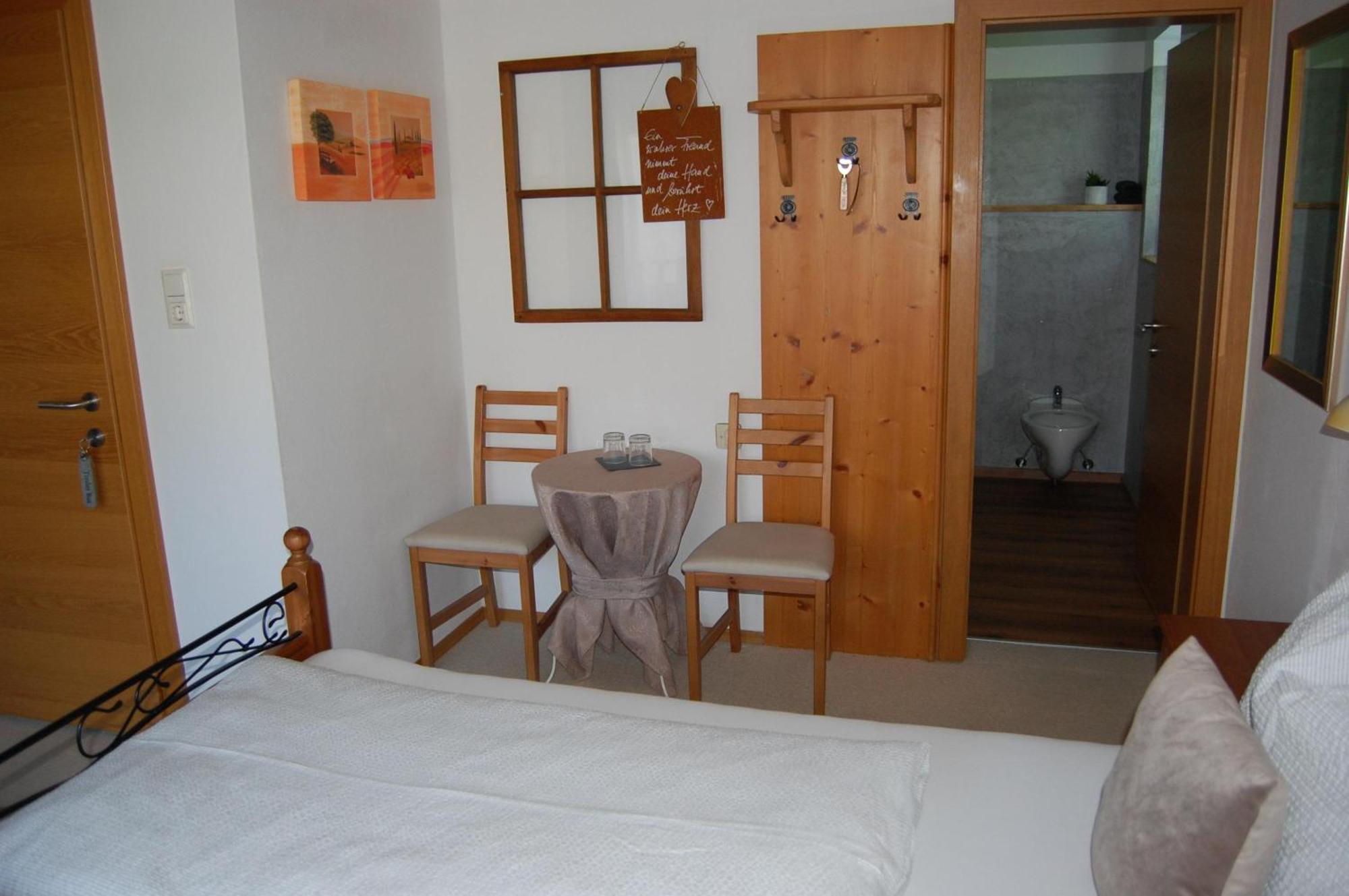 Haus Hager Bed & Breakfast Schlitters Bagian luar foto
