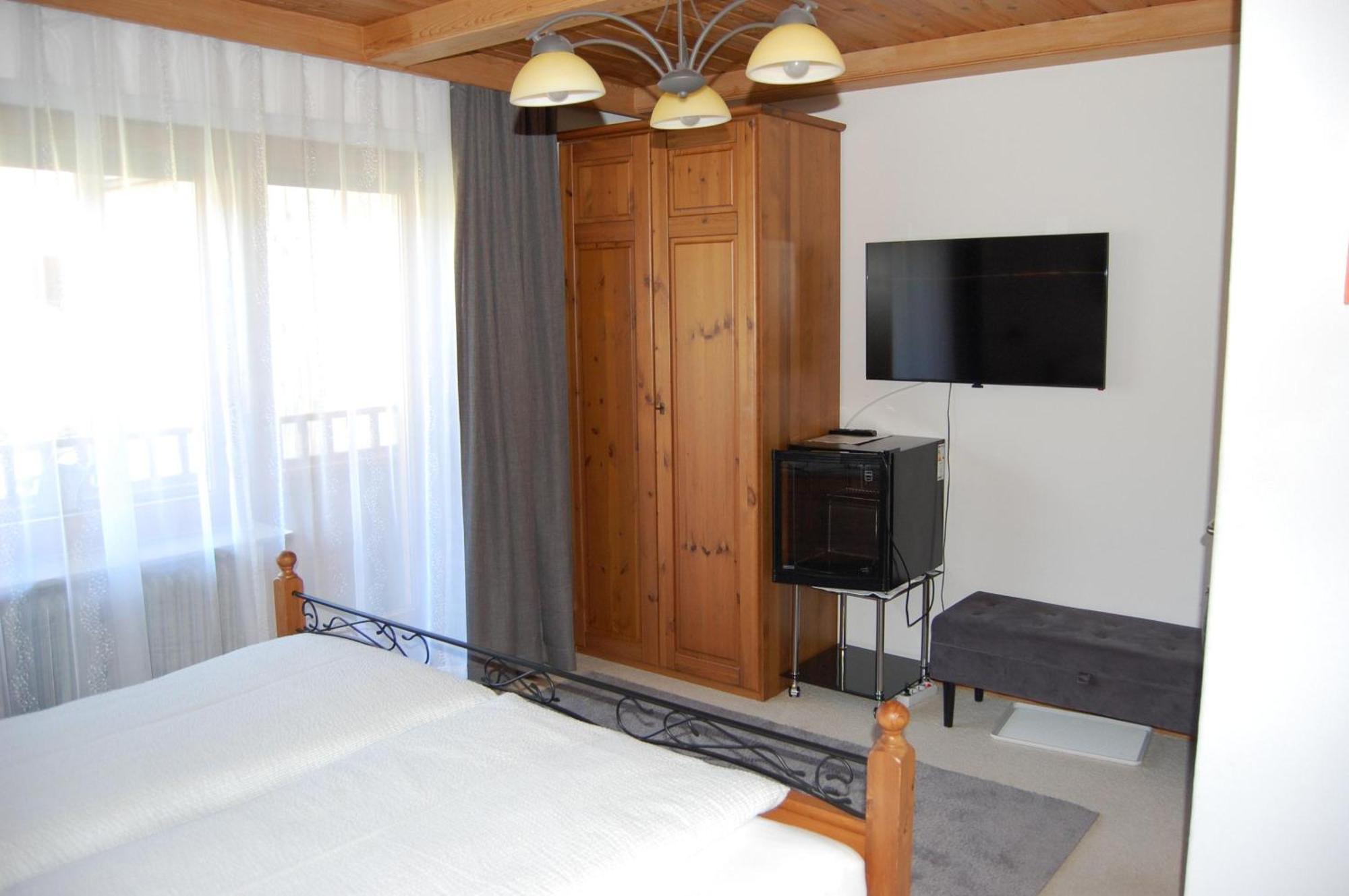 Haus Hager Bed & Breakfast Schlitters Bagian luar foto