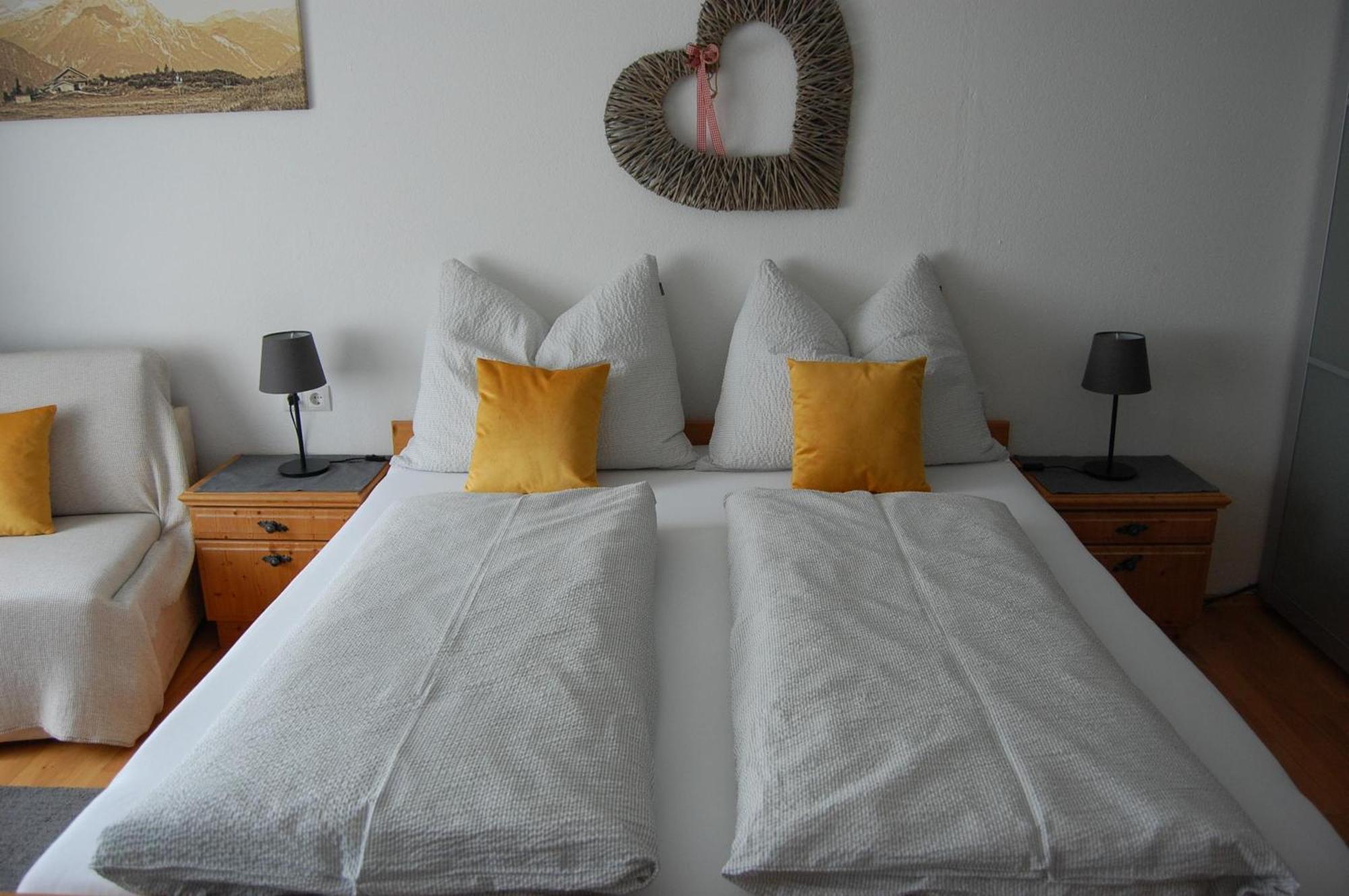 Haus Hager Bed & Breakfast Schlitters Bagian luar foto