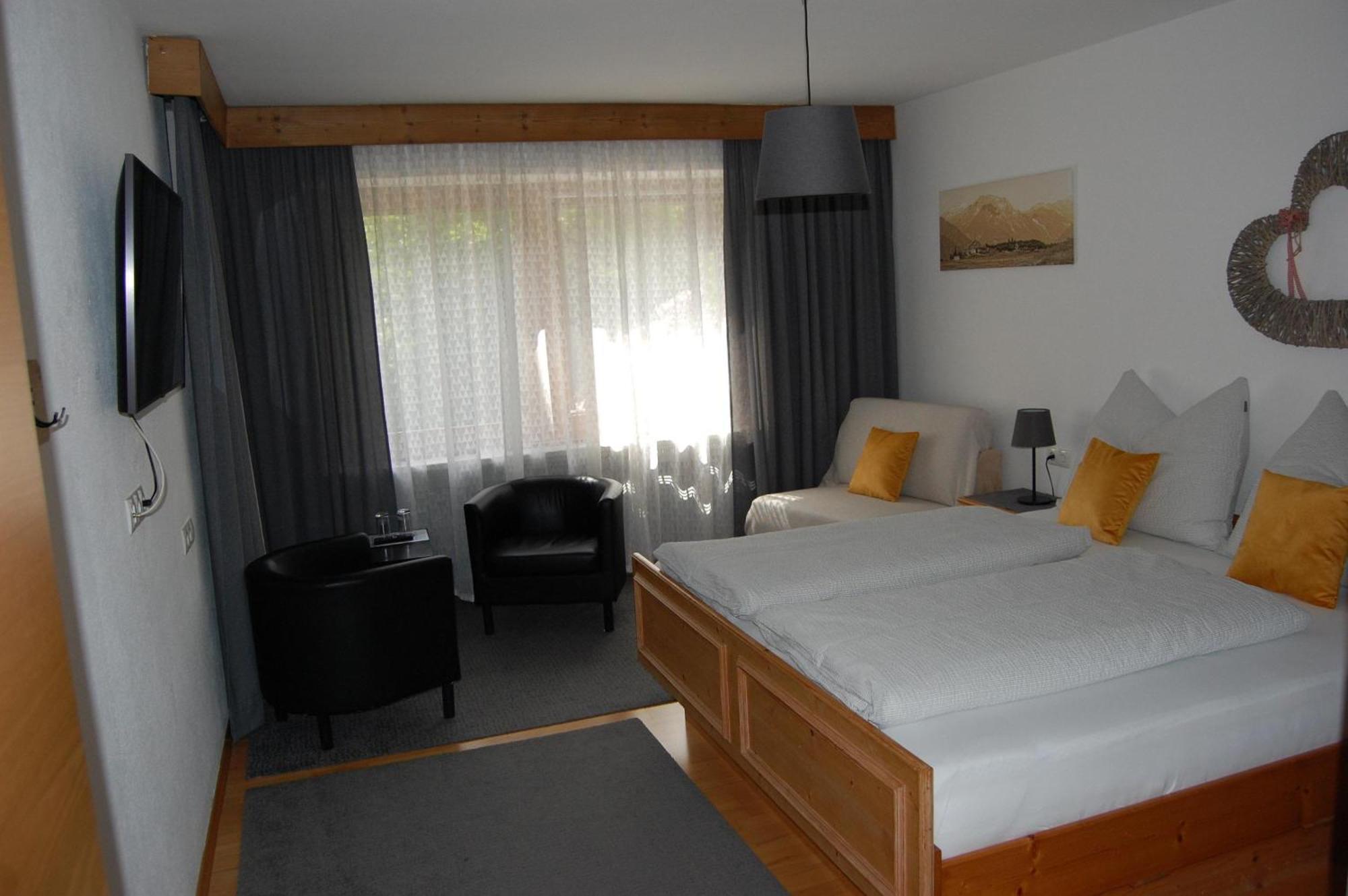 Haus Hager Bed & Breakfast Schlitters Bagian luar foto